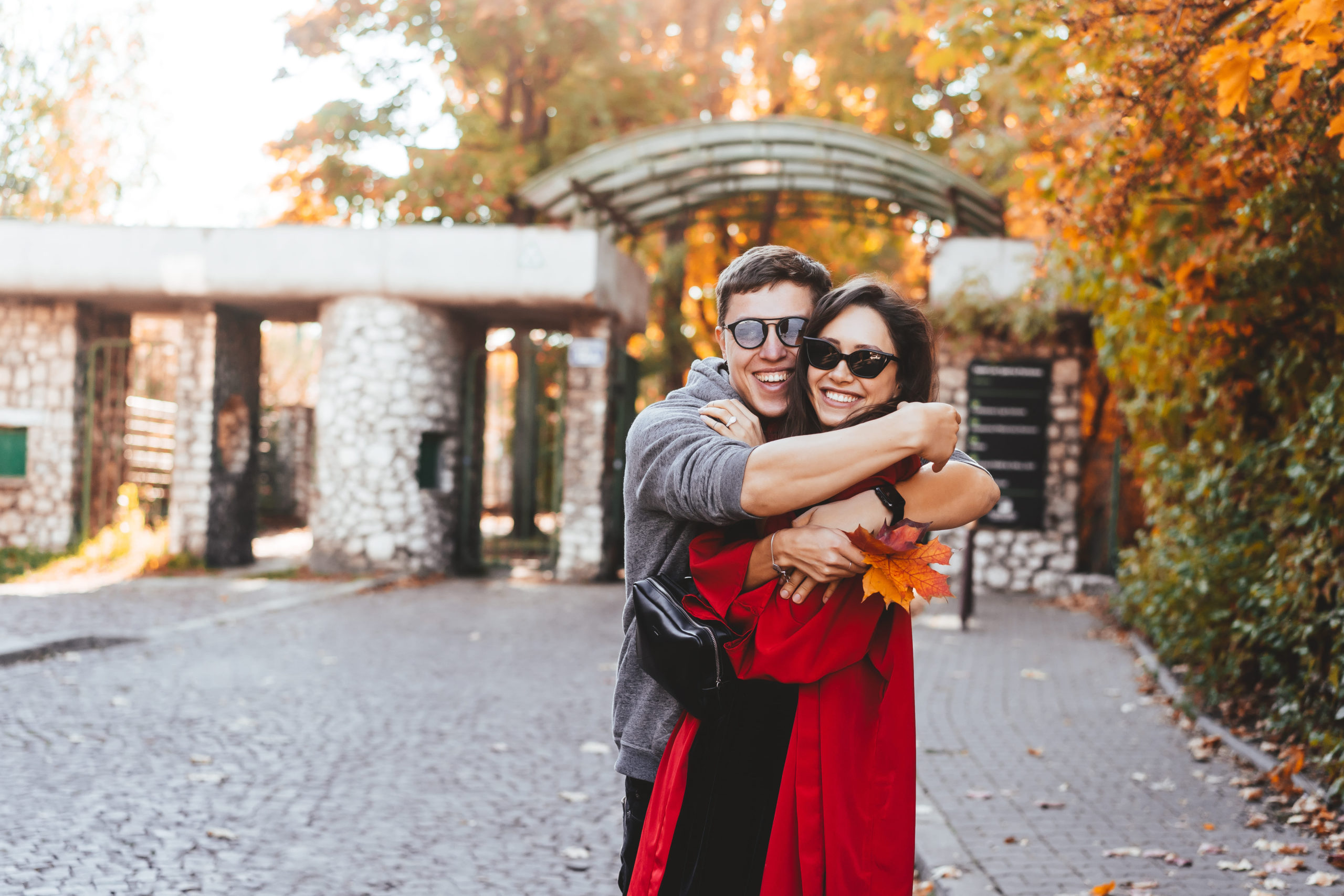 couple-love-walking-autumn-streets